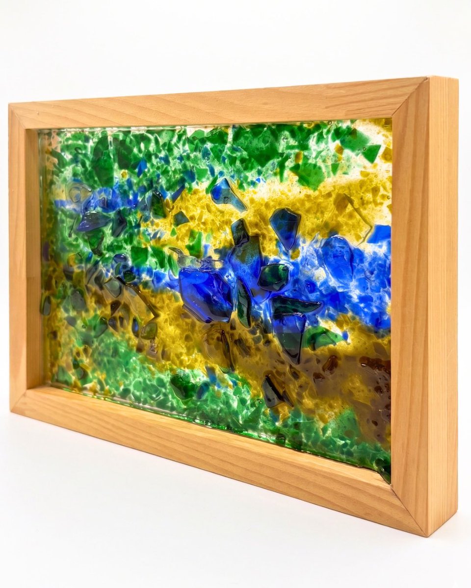 vikifpa's tweet photo. 《淡い考古学》
2026年
180×255×30mm
ワインボトル、樹脂、木製のフレーム

《Pale Archeology》
2026年
180×255×30mm
Wine bottles, resin, and wooden frames https://t.co/PO4oCni2BT