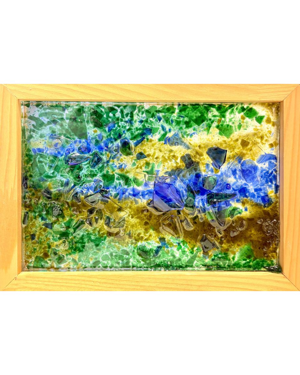 vikifpa's tweet photo. 《淡い考古学》
2026年
180×255×30mm
ワインボトル、樹脂、木製のフレーム

《Pale Archeology》
2026年
180×255×30mm
Wine bottles, resin, and wooden frames https://t.co/PO4oCni2BT