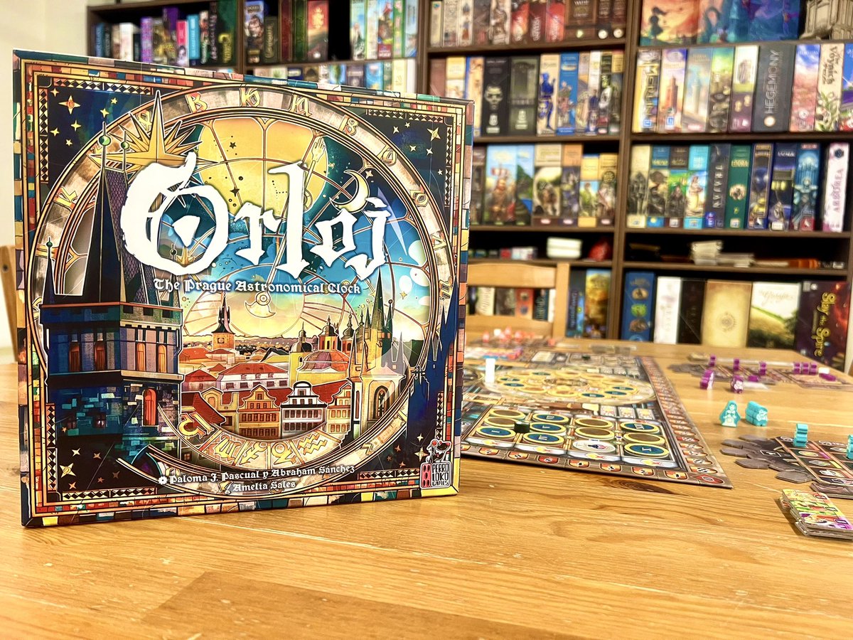 INTALES_Cafe's tweet photo. 新しく棚に入ったボードゲーム紹介🍀

🕰️⚙️オルロイ(Orloj)

プラハ旧市街の中心部にあるオルロイとして知られる古代の天文時計をテーマにしたボードゲーム🕐🌕⭐️
？？？「オルロイやるロイ！」
#オルロイ #Orloj #ボードゲーム #インテイルズカフェ https://t.co/t5uYPZHqUz