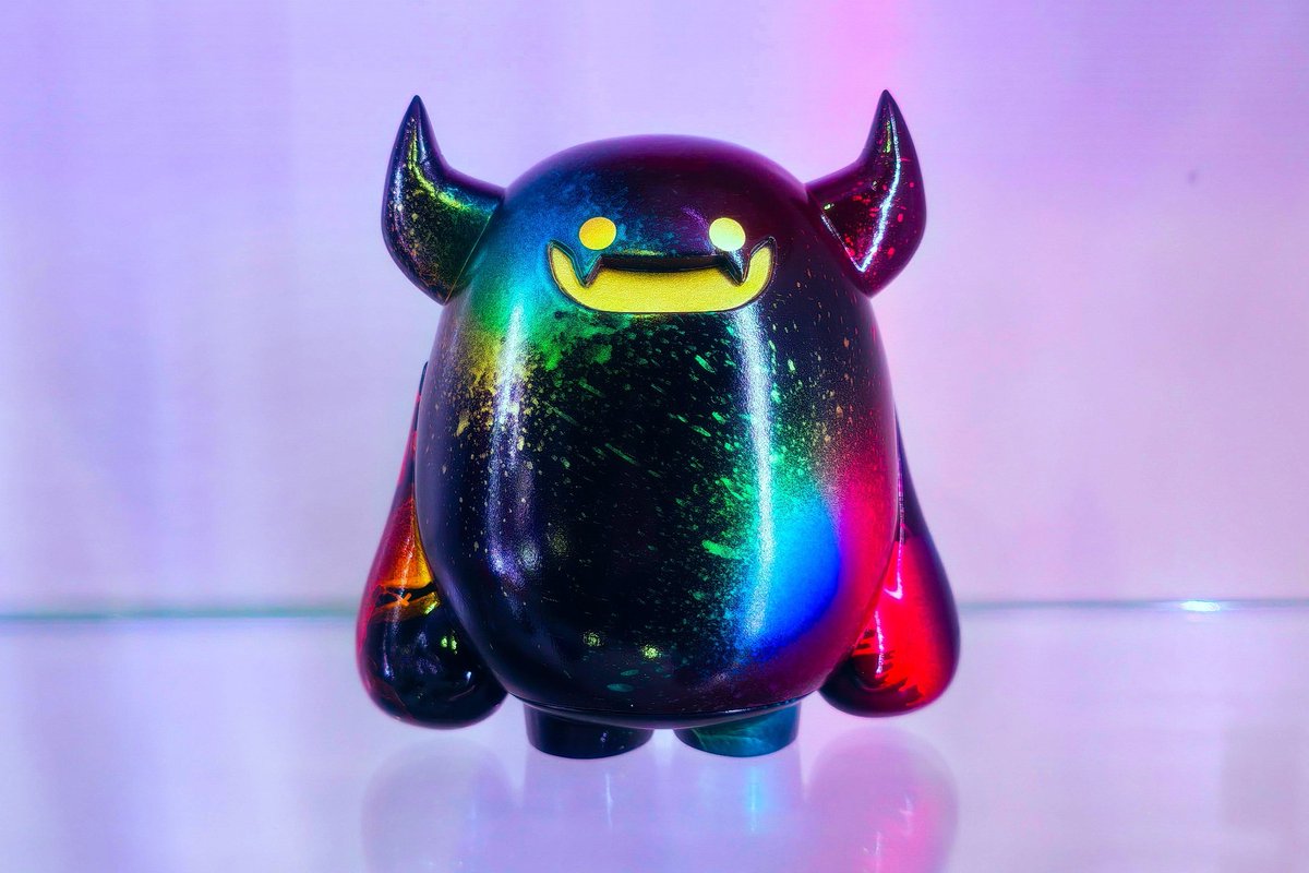 【MOON Art デモンソフビOne up.限定カラー】 お知らせ📢】 今日はワンアップさん @Oneuptoy の25周年記念デモンが
