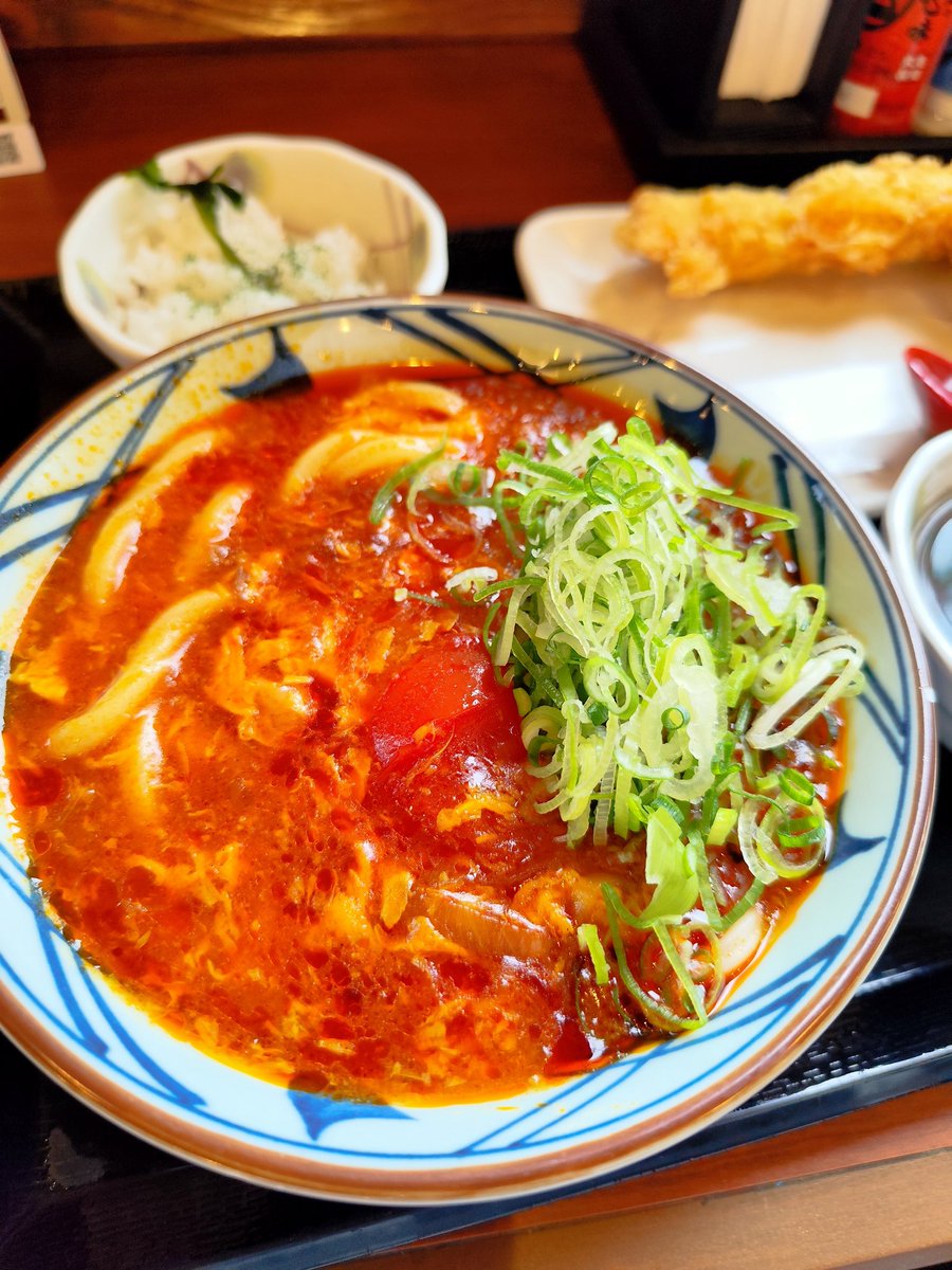 丸亀でトマたまカレーうどん美味し！