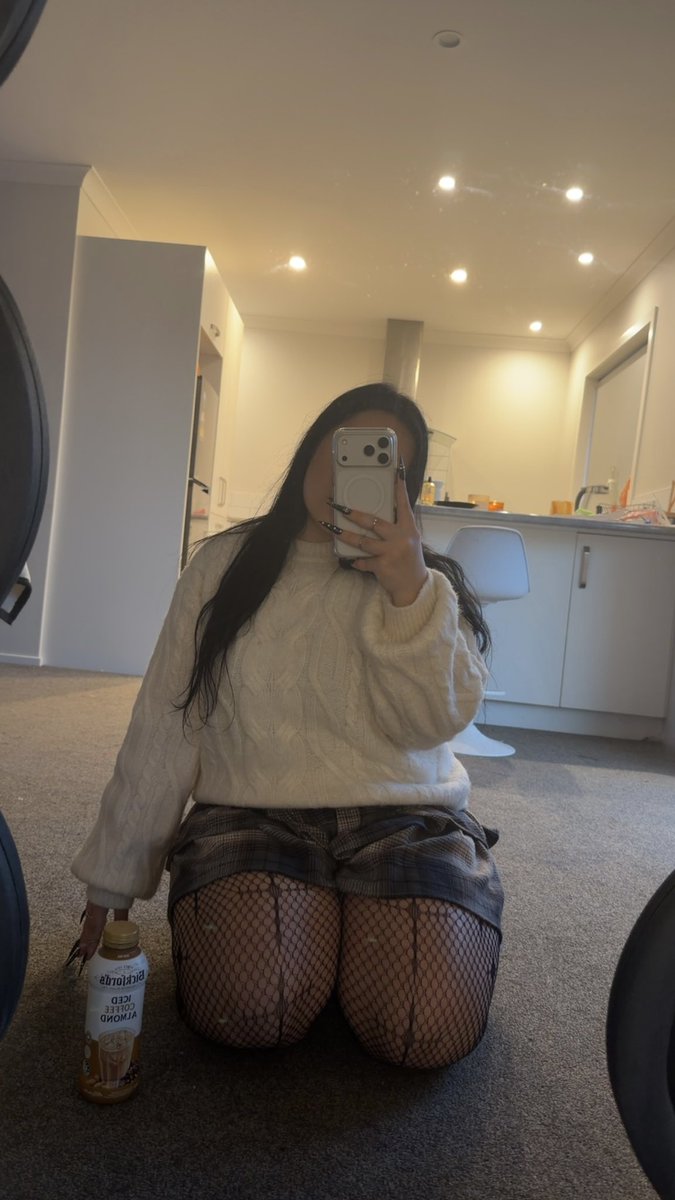 Ari tweet media