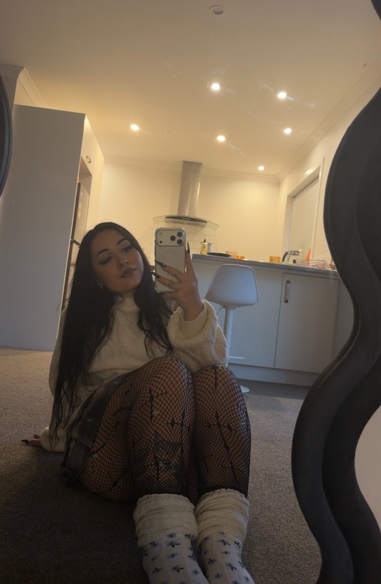 Ari tweet media