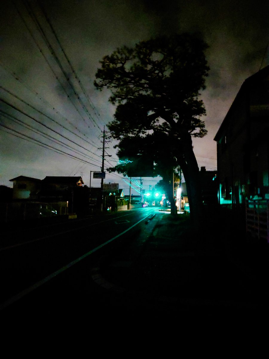 AZ31968560's tweet image. ほとばしる交差点

#walking 
#Xperia