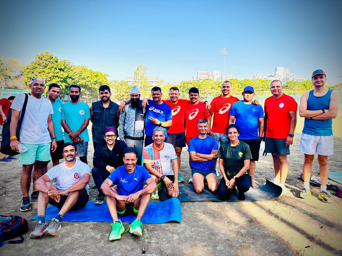 hrsanjaynegi's tweet photo. "Speed is better shared. Great morning grinding through intervals with the team. Every rep counts when youโve got the right squad pushing you forward! ๐" #RunningCommunity
#IntervalTraining
#IndoreRunners https://t.co/WIaBdrDGq0