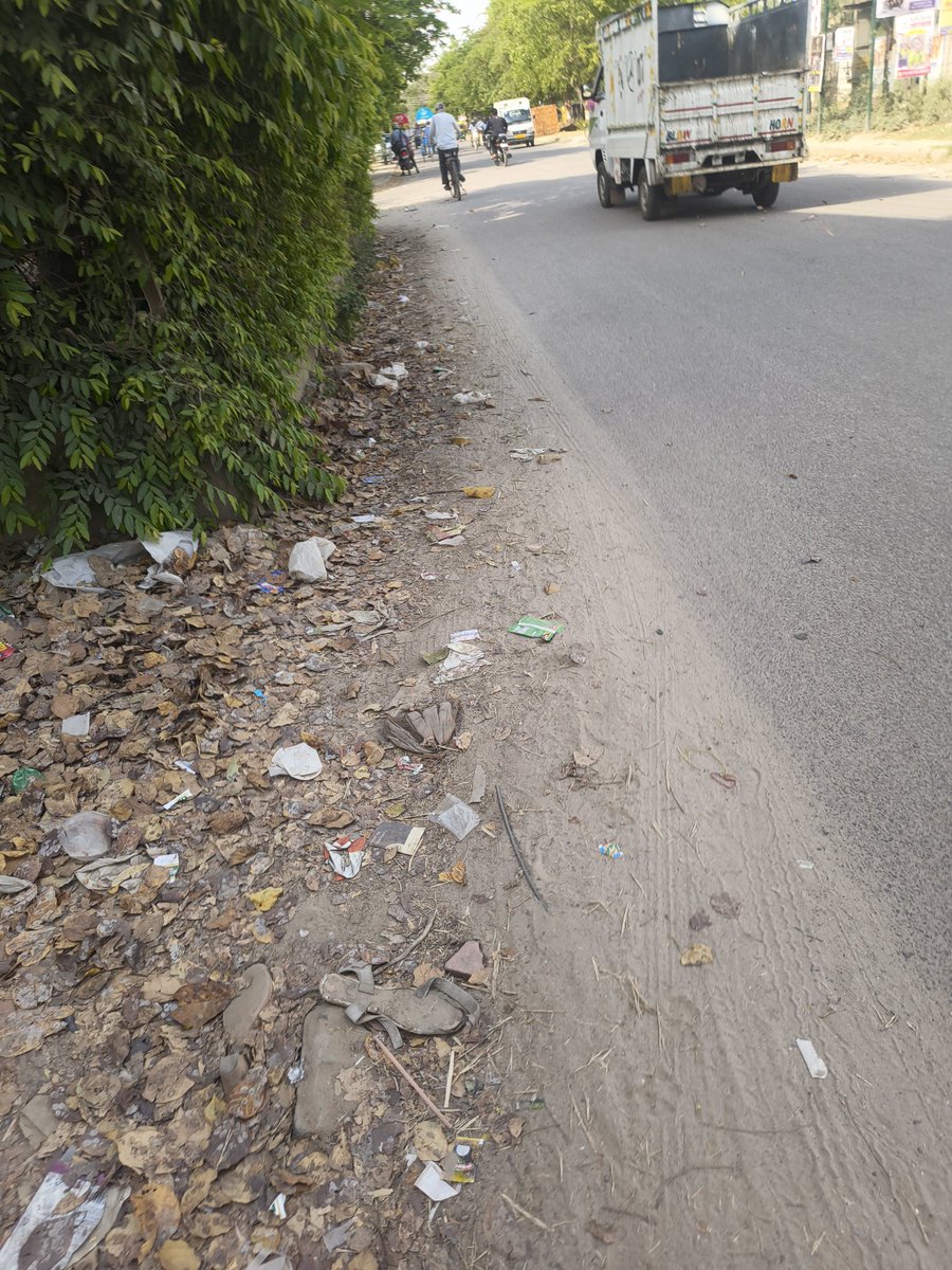 सेक्टर 23A में रहने वाले भी टैक्स देते हैं।।।