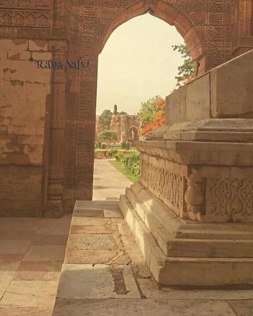 iamrana's tweet photo. Today in Indian History

Death of Sultan Iltutmish
1236
On his death bed he is said to have nominated his daughter Raziya but the nobles raised Ruknuddin to the throne 
"You will find her a better person than any of her brothers" 

He is buried in the Qutub Complex, Delhi , in a beautiful tomb ascribed to his daughter  Raziya by Sir Syed Ahmad Khan.