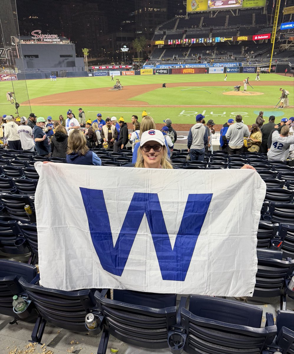 JennJCookie's tweet photo. GOT THAT W IN SAN DIEGO!!  #cubs https://t.co/qiUPTVoEHR