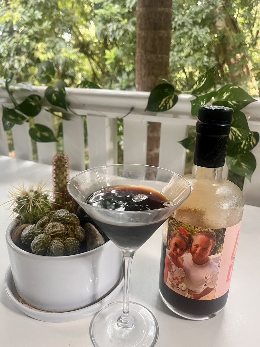 MagicAndPasta's tweet image. How do you 

Salted Caramel Espresso Martini?

I mean,

It’s not allllll

about the beach 😋🫢😎

#LoveWhereYouLive

#FNQ 🏝️