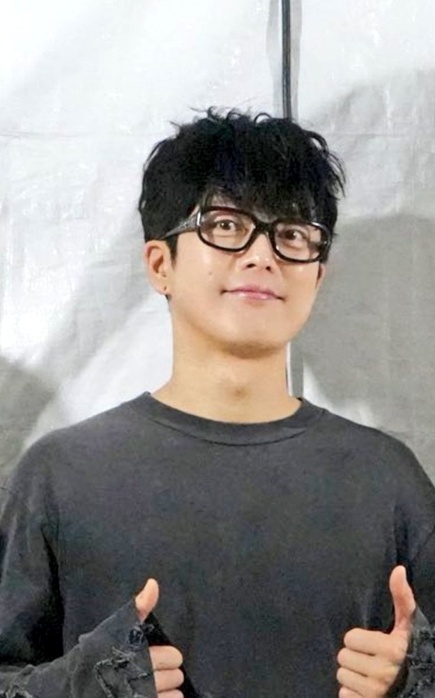 mayblossom7's tweet photo. 여전히 내 스타일🤪
#하현우 https://t.co/iQkJKf57Xg