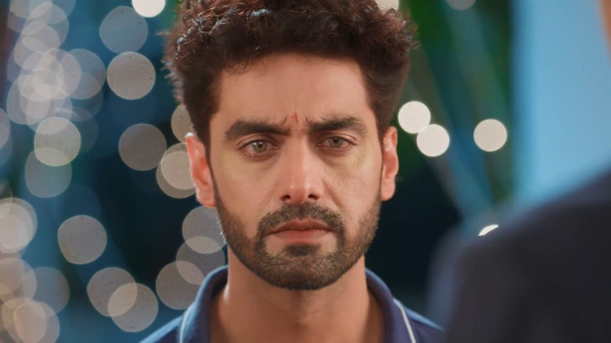 priiiis_thetic's tweet image. He remembered his own Mother 
This scene was so emotional 
My shivani-Aaru heart 🤧
[#rohitpurohit #armaanpoddar]
