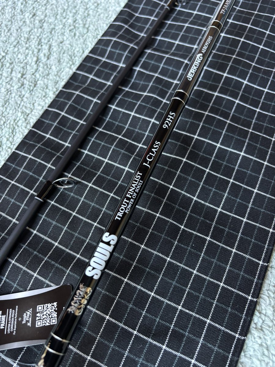 Namagure3's tweet image. 注文していた新しいサクラマスロッドがキター！！🤩

エクスプローラー92はサブロッドとして、しばらくお休みだ！

ジャーキングでジャークしまくるぜ！←折らない程度に､､､笑

#SOULS #サクラマスロッド #NEWジャーキング