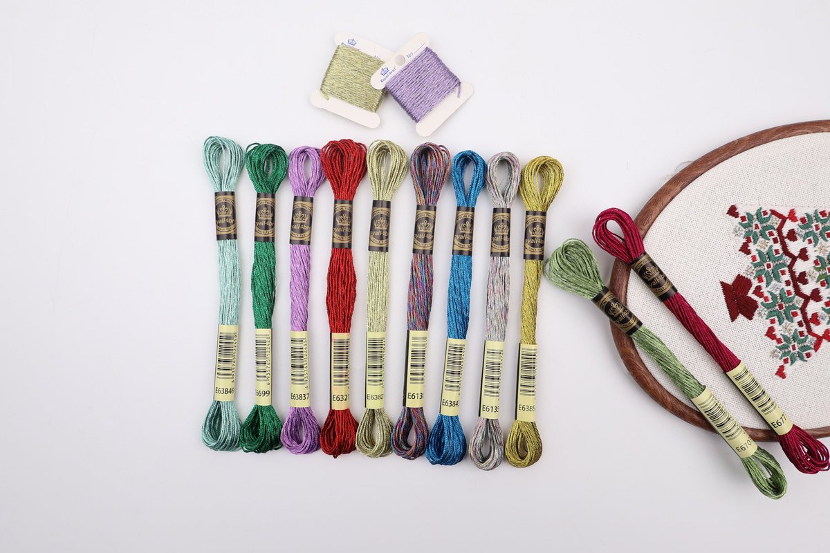 royalleebrod's tweet image. Cross stitch or freehand embroidery — which is your first love?  Both are beautiful, both need great thread. Tell us your style and why in the comments! R brand supports all embroidery forms with 526 colors.  #Embroidery