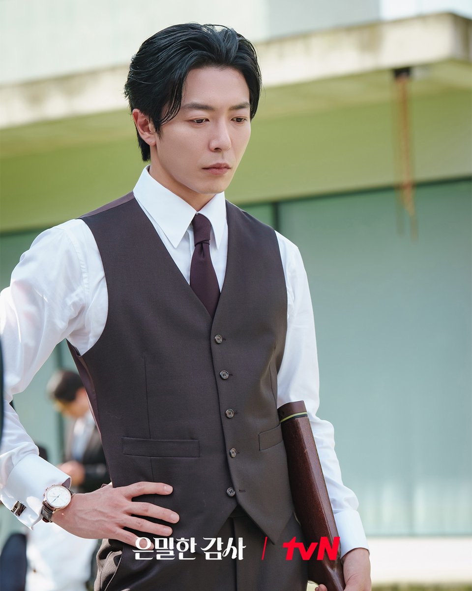 CJnDrama's tweet photo. 쓰리피스 수트의 악마
쓰리피스 수트의 권위자
쓰리피스 수트의 김재욱🖤

[토일] 밤 9:10ㅣtvN

#tvN #은밀한감사 #FilingforLove
#즐거움엔20tvN #스트리밍은TVING #Wavve #웨이브 https://t.co/WkEJydxDpC