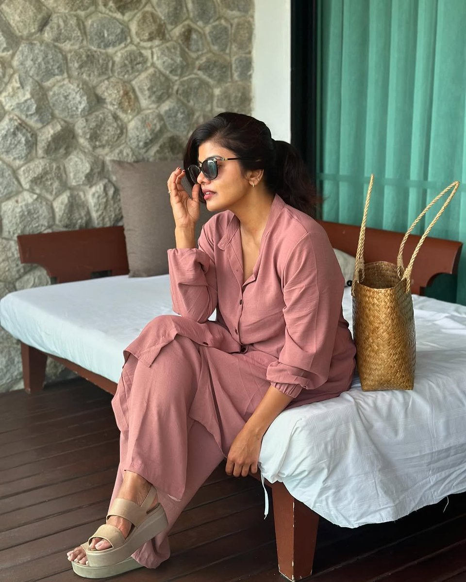 🖤shanthi 🖤 tweet media