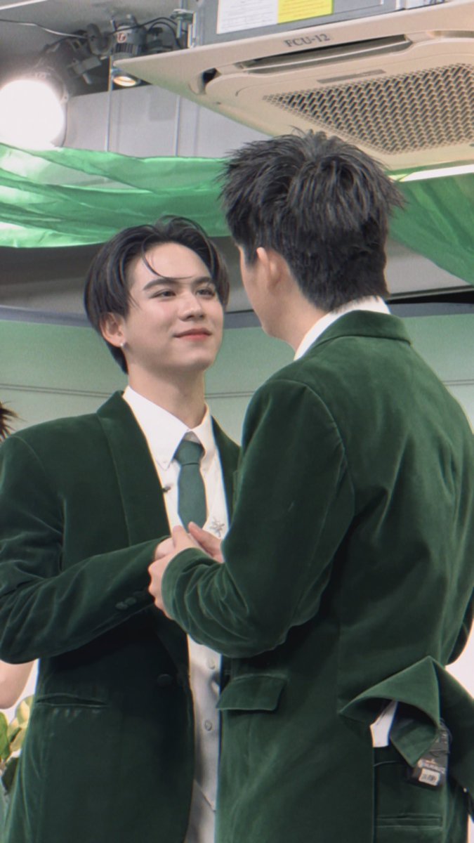 นอแอนอ ² ッ tweet media