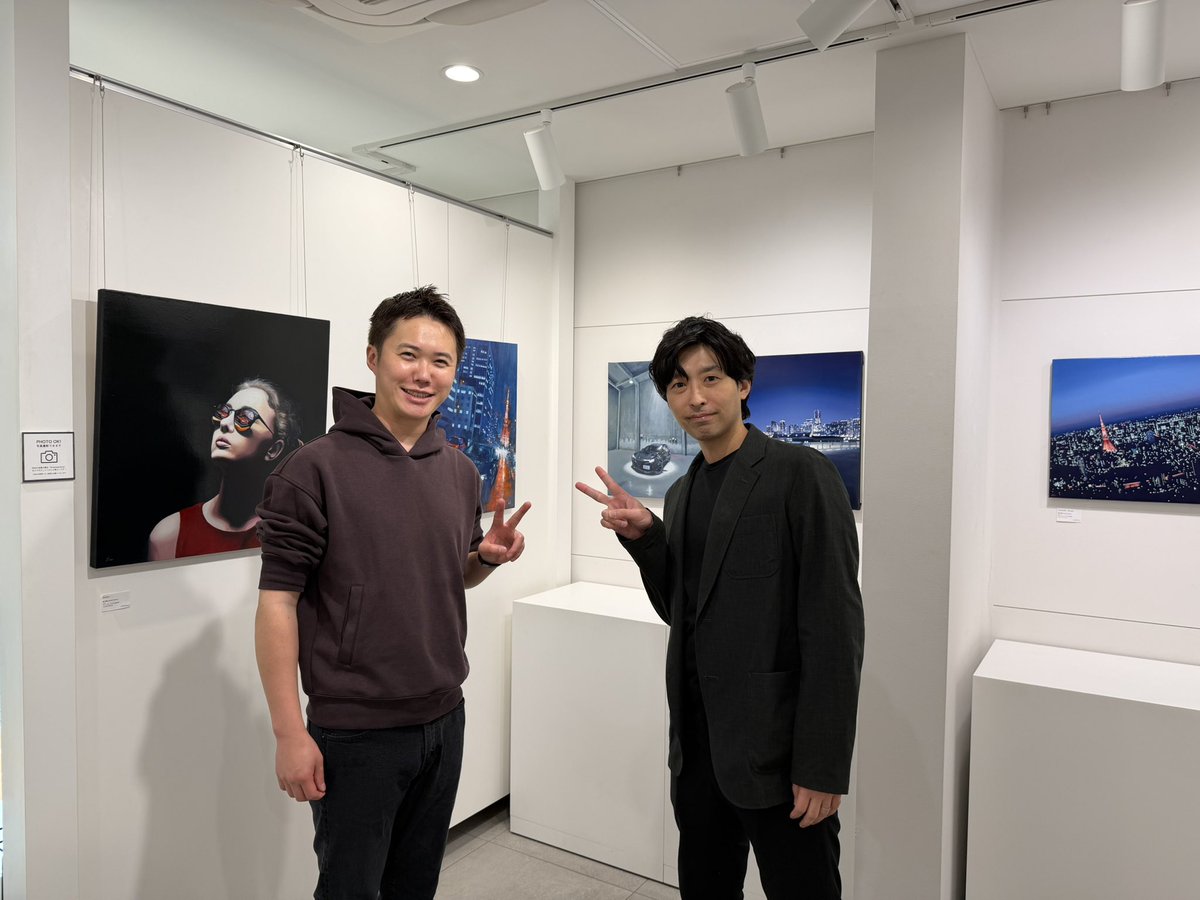dentalyoutuber's tweet photo. 高校の友人の橘川裕輔くんの絵画をみさせていただきました。
アルファロメオとのコラボ
増築時に医院にかざりたいなぁ...

横浜本町のRA art Galleryにて展示されています。

https://t.co/EUSURKUmPf

ご興味のある方は入場無料ですのでぜひ😊 https://t.co/WUrq6DgSbk