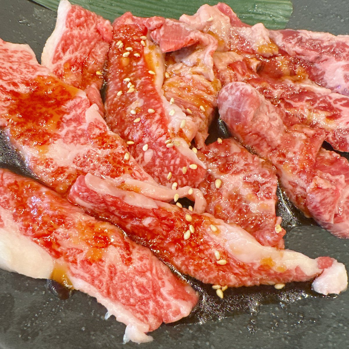curious_it_boy's tweet photo. 中目黒にある【びーふてい】   に焼肉ランチしに行きました😄

百名店に選ばれる程、人気のお店❗️

サラダやスープなど付いていて、ごはんも大盛り無料💕

上質なカルビとハラミが食べれて、満たされました😍

中目黒駅徒歩2分のオススメ店でした😄

また行きます♬ https://t.co/pou1Mc0fsP