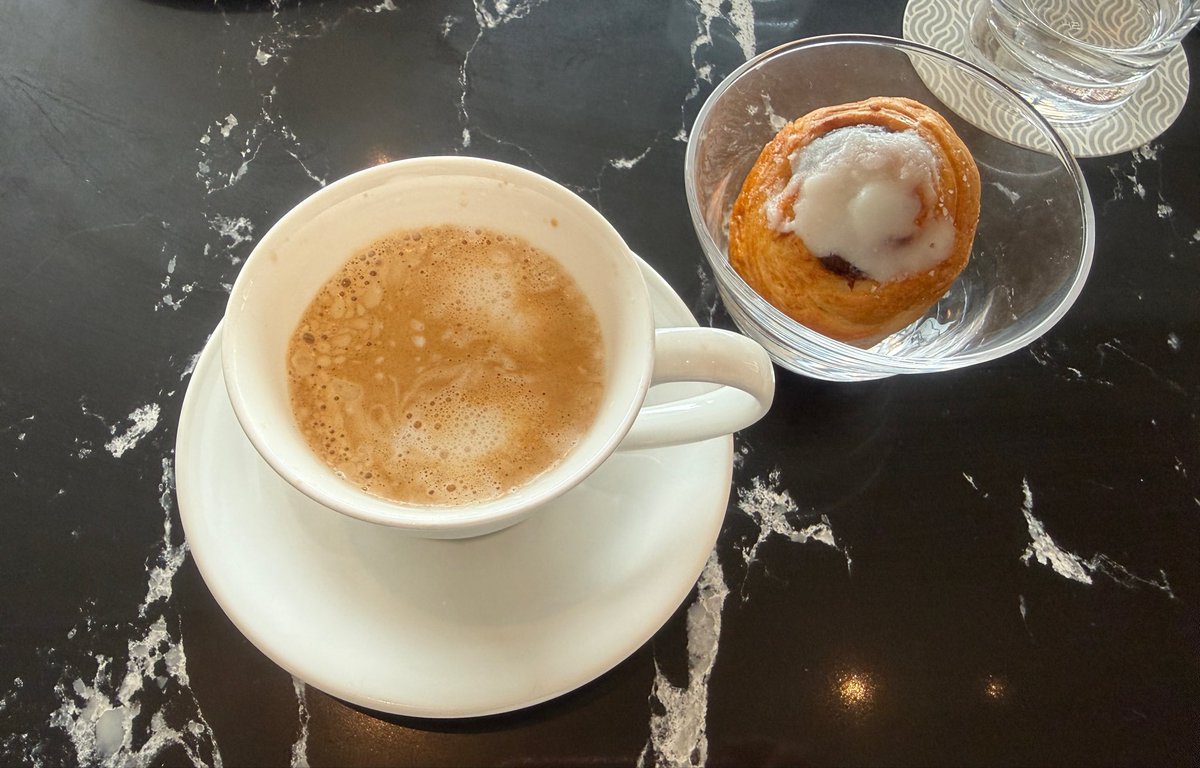 himabito9's tweet photo. 今日のホテルのラウンジ朝食☕️

（ホントは他にも色々食べた…😅） https://t.co/OObunFbxnk