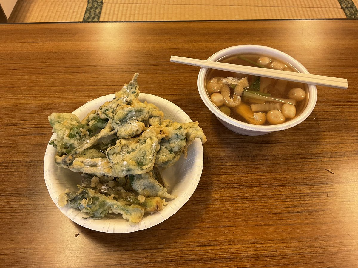 tomiyacity's tweet photo. 【🌱西コミ自然ふれあい学校開催!】
生涯学習課です。今年度1回目です!今日は雨の中元気に活動しました。午前はおっちゃの森で植物や生物の観察をし、お昼は山菜の天ぷらと汁物を食べました!🌲
#東北 #tohoku #宮城県 #miyagi #富谷市 #tomiya #tomiyacity #住みたくなるまち日本一 #自然 https://t.co/cciZadeZgG