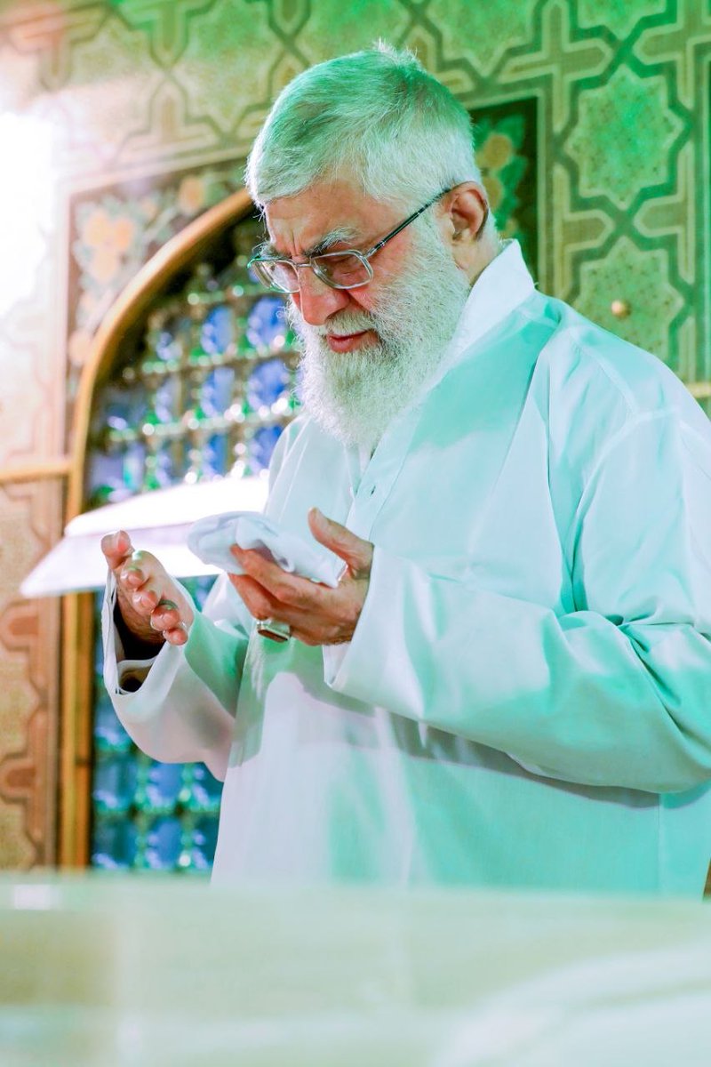 سلام بر بزرگمردی که خادمی آقاجان افتخارش بود... 
#ایران_امام_رضا
#صحن_رضا_جان