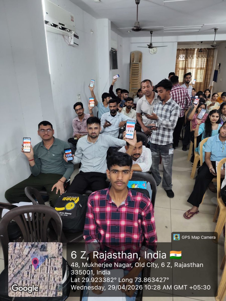 npsgnr335001's tweet image. एक कदम प्रशासन का, एक कदम आपका 🤝

नगर परिषद श्रीगंगानगर द्वारा स्वच्छ सर्वेक्षण 2025–26 के अंतर्गत आयोजित प्रशिक्षण कार्यक्रम में सफाई निरीक्षकों को Citizen 

👉 आपका फीडबैक ही शहर की प्रगति का आधार है

#TeamWork #SwachhCity #JanSahyog #SwachhSurvekshan2025