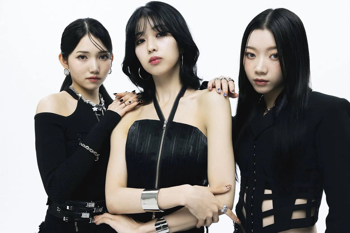 アヤネ𓂃ꫂ ၴႅၴ ᩚ 𝕃𝕚𝕧𝕖⇨𝟝/𝟙𝟞 ℝ'𝟜@ℝ𝔼𝕍𝕆𝕃𝕍𝔼ℝ tweet media