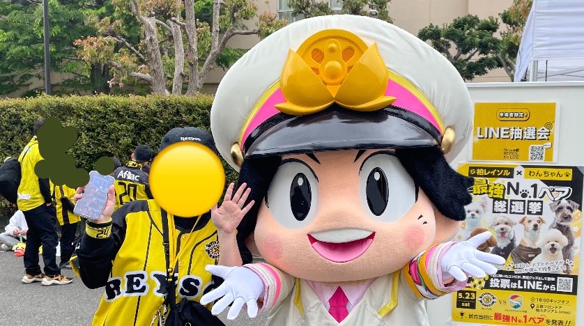 mentaikome's tweet photo. 桃太郎くんにいつも遊んでますって伝えられた🍑 https://t.co/gJS2Kkp6rX