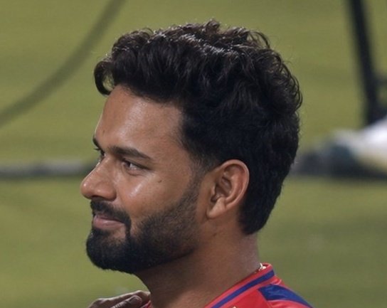 ShubhGupta_SG16's tweet photo. How men handle pain 😭😭 Now I know why this guy is laughing and smiling like clown all the time... https://t.co/KF4bxDa8m6
