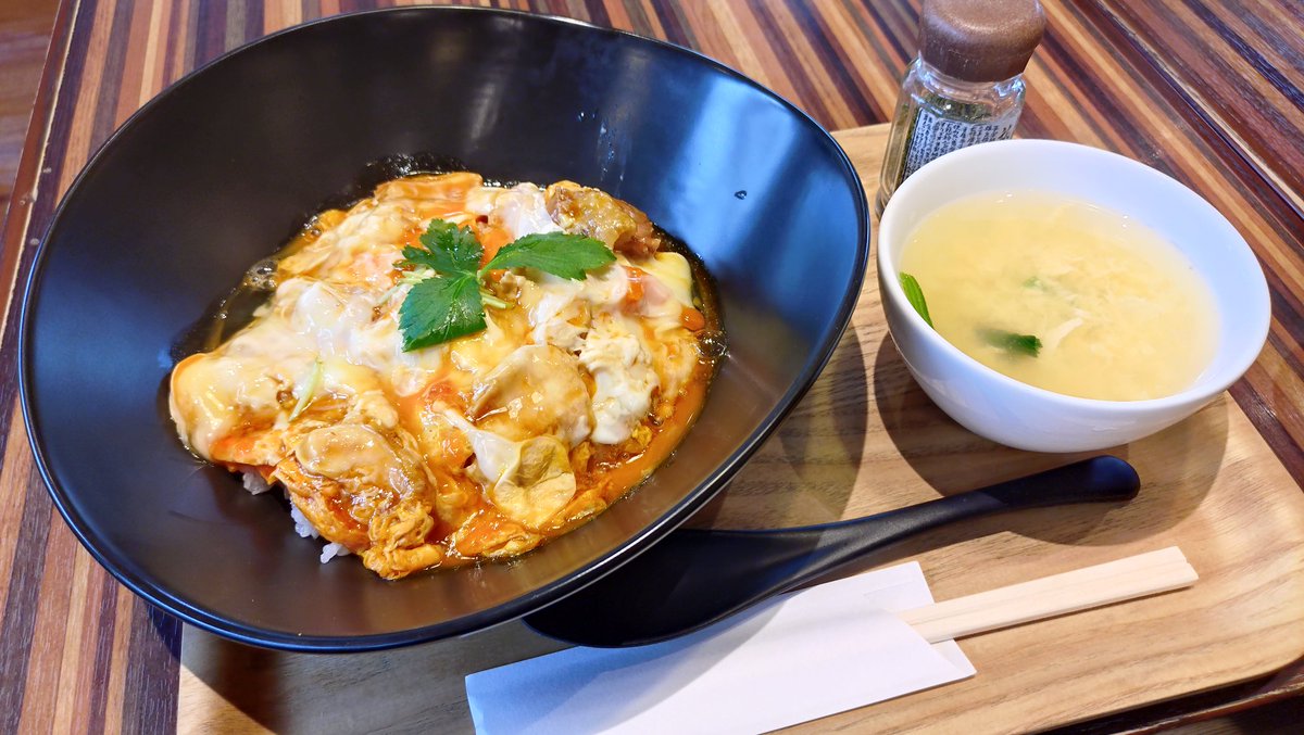 肉の日昼の部
TAMAGOYAの親子丼〜
前回食い損ねたので