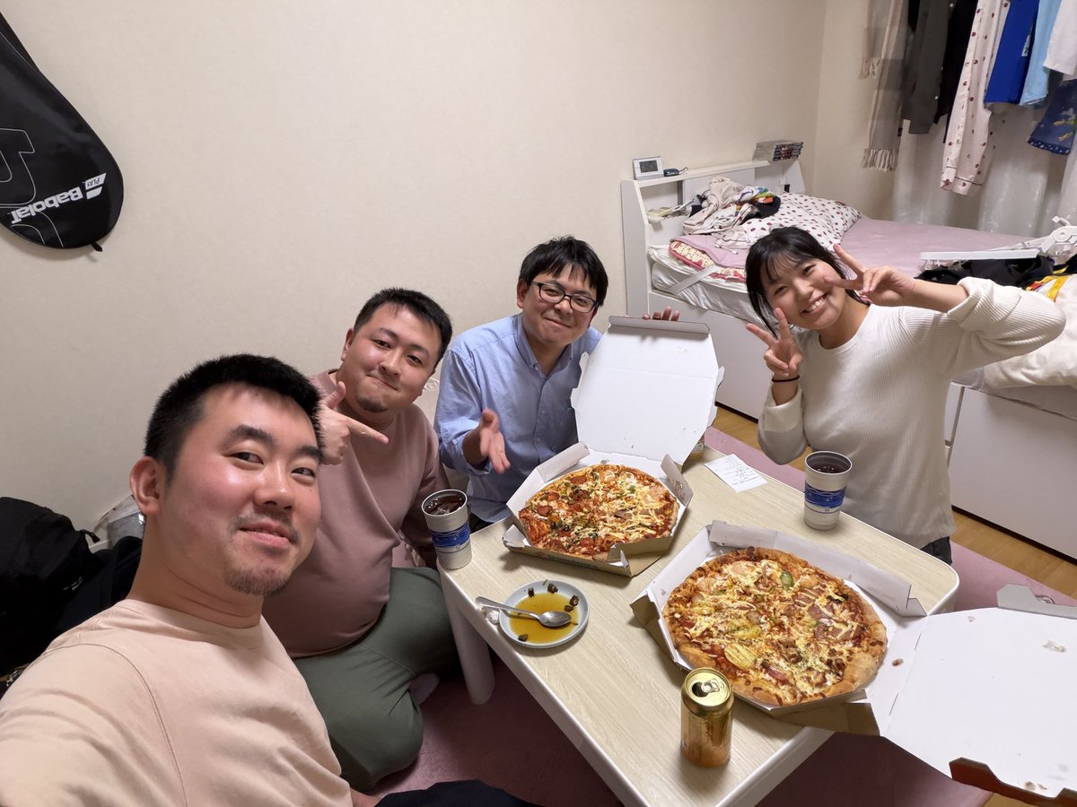 しん tweet media