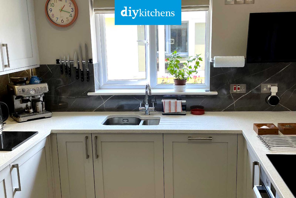 DIY_Kitchens's tweet photo. π Alan from Cornwall shows us his completed Innova Bramley Dove Grey Shaker #kitchen, supplied by DIY Kitchens (Ref:4350) - https://t.co/lMhkfaX2cQ
Visit https://t.co/mDGIyY2X5f to see how much you could save on your dream kitchen!
#bramley #shakerkitchen https://t.co/AczdLLz8SW