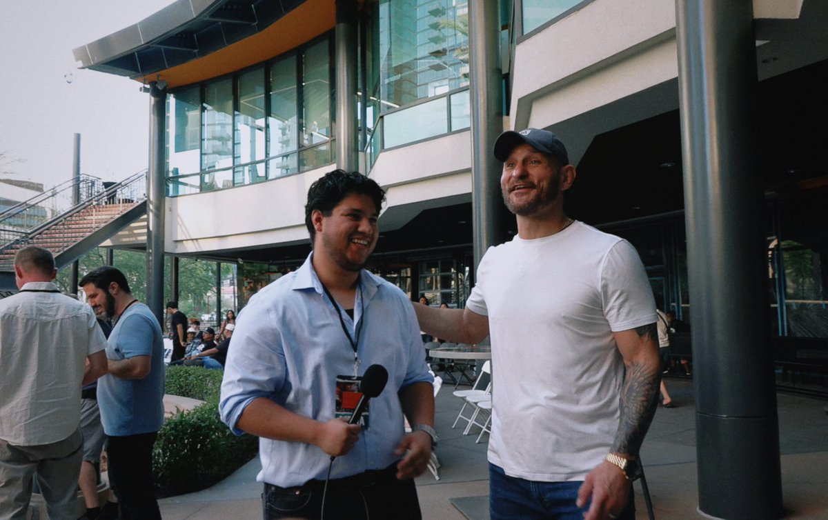 ManoFightClub's tweet photo. Got to interview @stipemiocic last week and it was such an awesome experience. Getting to speak to someone that got you into the sport is just surreal and I truly believe I wouldn’t be doing what I do if it wasn’t for champions like him! https://t.co/GRHt8h0Nlk