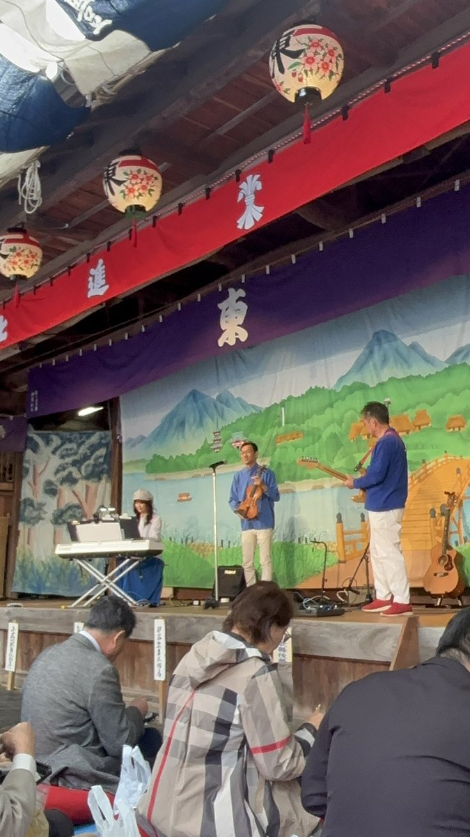CrowofMachu's tweet photo. 祢津東町歌舞伎を観させていただきました。
肌寒い風が吹いていましたが、皆さんの熱い熱演で最初から最後まで楽しませていただきました^ ^

#長野県 #東御市 #祢津 #歌舞伎 #東町歌舞伎 https://t.co/CtztOg2PW6