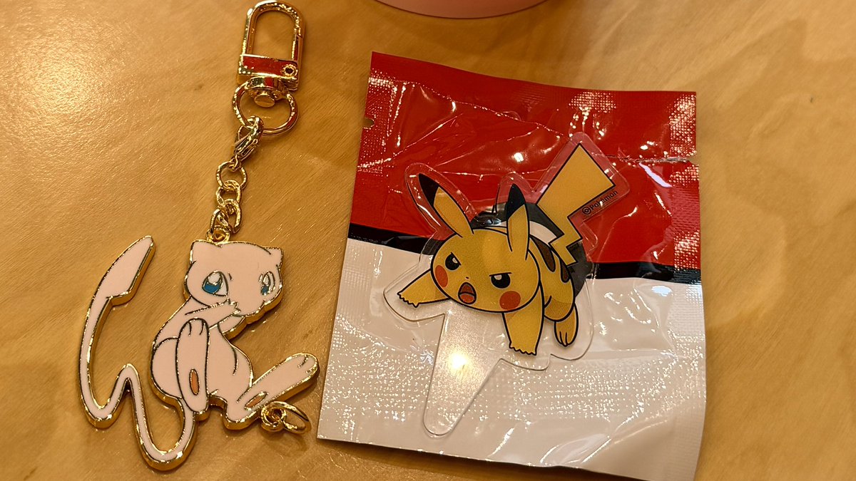 韓国サーティーワン×ポケモン❣️

5/1〜

⚡️ポケモンプレイコップ❤️‍🔥

好きなフレーバー1つに
＋ピカチュウスプーン
＋メタルキーリング
＋モンスターボール風カップ

新しくポケモンのアイスケーキも出てたよ🫶