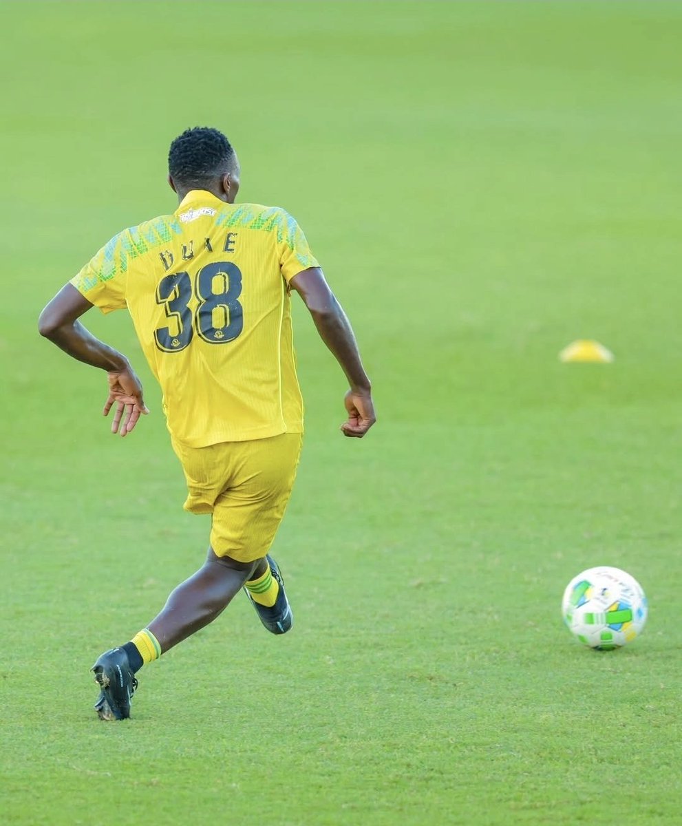 bajabiri's tweet image. Bayern wamefungwa 5 kama Simba. 

⚽️ by #JustFit