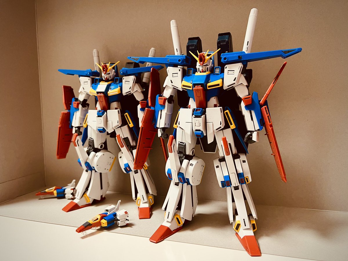 hamanoKhanon's tweet image. フルアーマーZZの中身の強化型ZZまで組んだので、持ってたノーマルZZと並べてみた。
あとはアーマーとメガキャノンやな。

#ガンプラ
#MG
#ZZガンダム