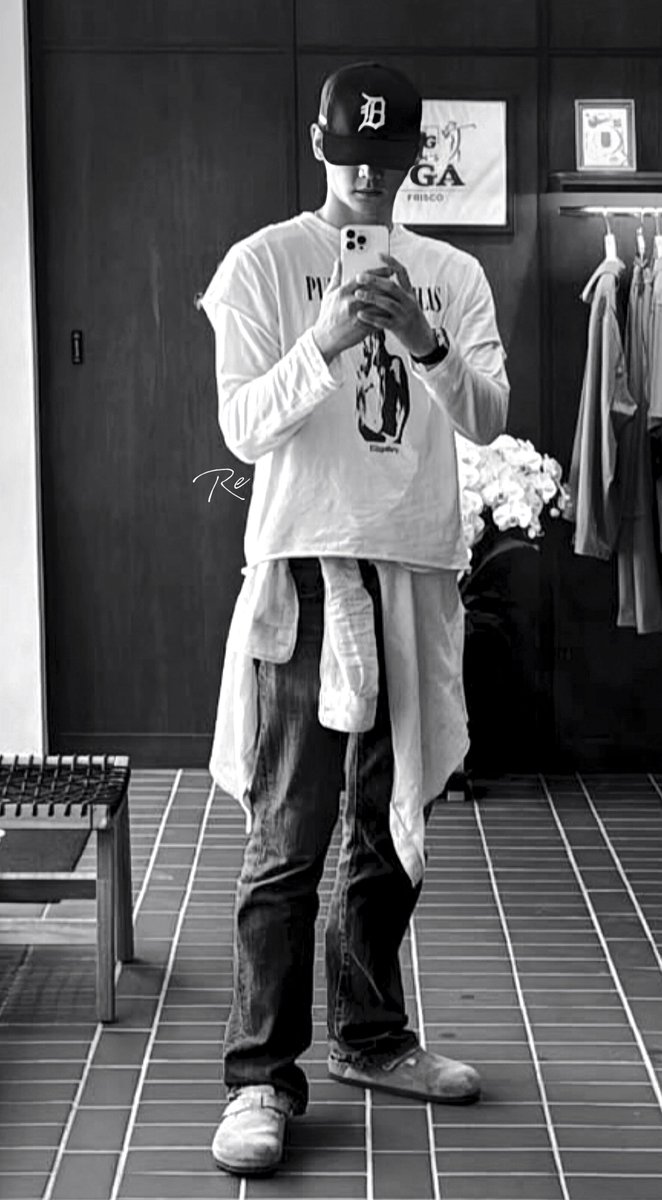 𝑅 𝑒. 르노이리 tweet media