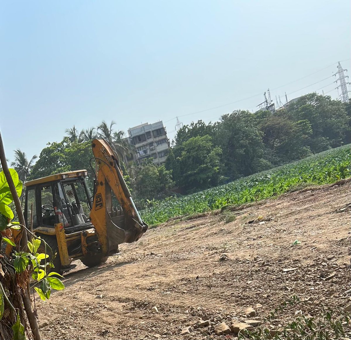 SentinelWachter's tweet image. New roads are simplify sanctioned by @mybmc @mybmcInfra even when its not required. New road has been sanctioned for a new redevelopment project at #srinagar by #hiranandani When they already have the original entrance to this colony from #lokhandemarg MONEY POWER @fpjindia