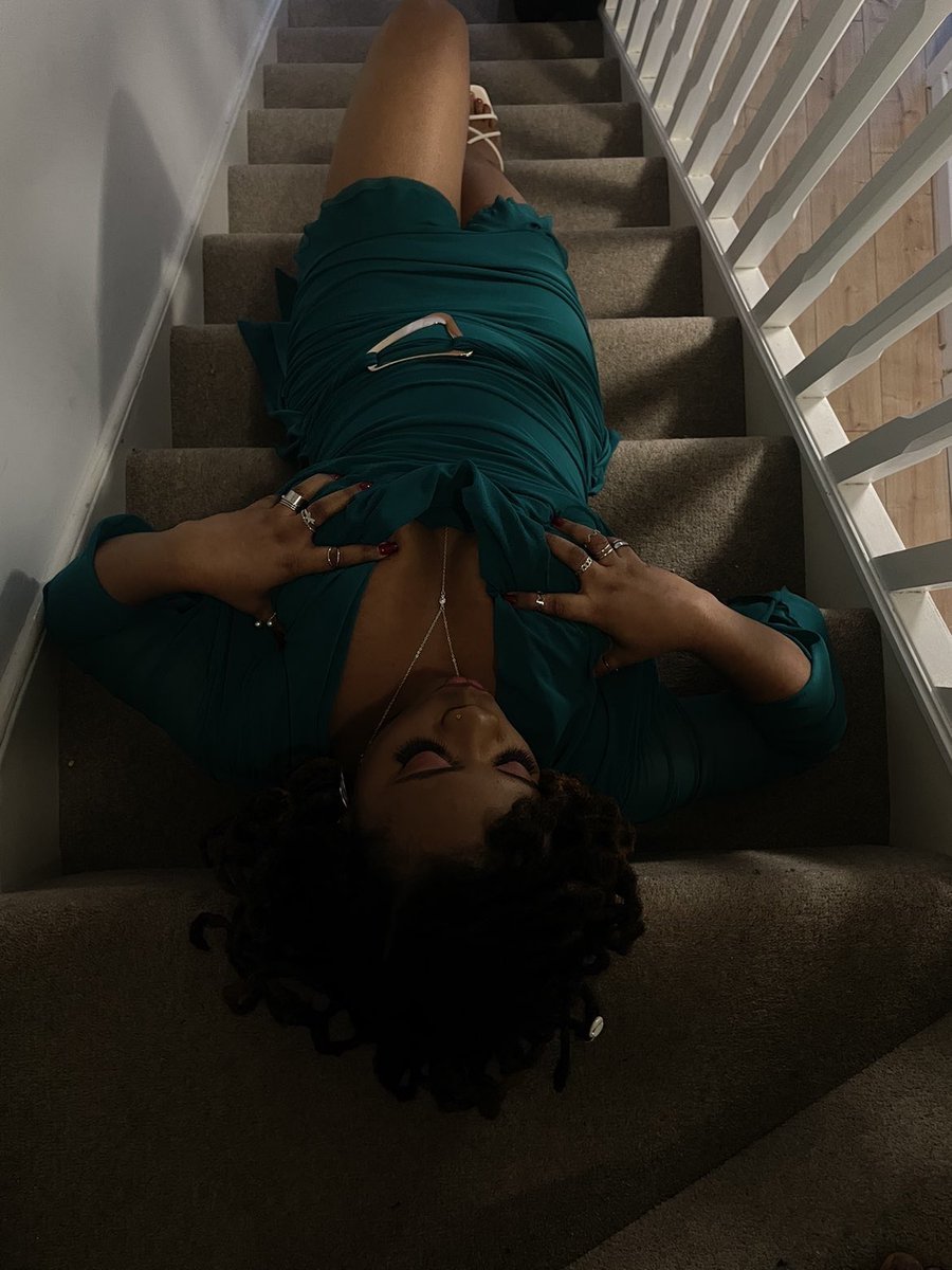 demilade ✨ tweet media