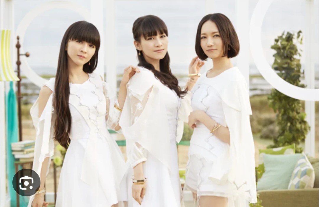 prfm_love_114's tweet image. Perfume、Relax In The City発売してから、11年㊗️🎉
この曲は優しい曲で、この曲を聴くと優しい気持ちになります。そして、甘い曲調で聞き込むほどに味が出るスルメ曲です。
ジャケ写とかの画像も、Perfumeが白い服を着ているからなのか、凄い柔らかい感じです。
 #Perfume