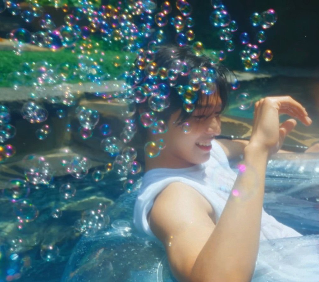 riri..𖧧 tweet media