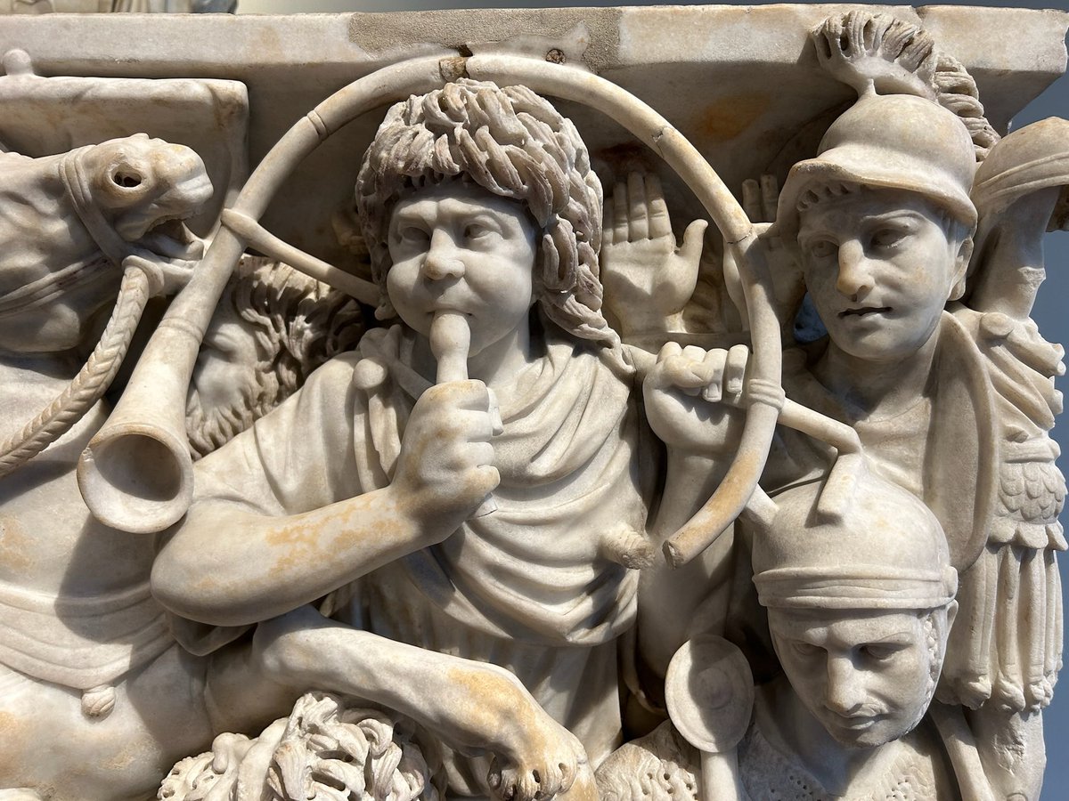 KPW1453's tweet image. Detail from the 3rd century Ludovisi Battle Sarcophagus depicting a ‘cornicen’ - a junior officer in the Roman army who communicated signals with a military horn. The sarcophagus is part of the collections at the Palazzo Altemps in Rome. 📸 My own. #ReliefWednesday #Rome