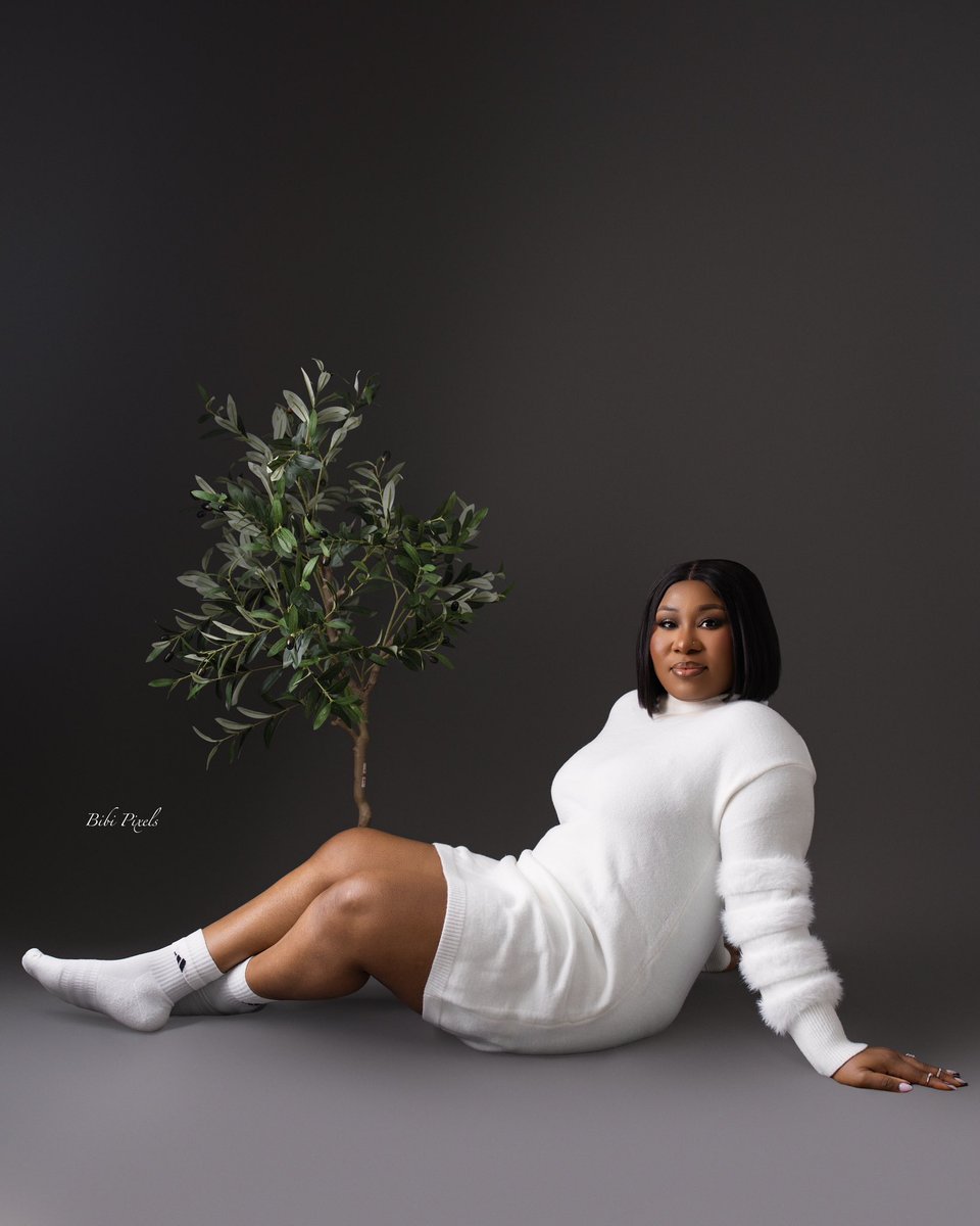 Bibi_Pixels's tweet image. Your portrait deserves more than staying in your camera roll.  
Step in front of the lens and let’s create something timeless. 📸✨  

Book your own shoot today — your moment is waiting.
#PortraitSession #Photoshoot #BookNow #Photographer #CaptureYourMoment