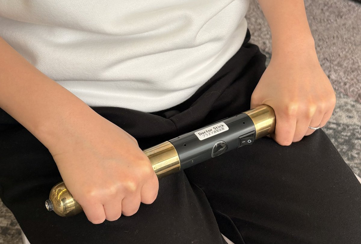 QpKhll1bJcp07I6's tweet photo. 世界中の皆様へ
Plasma Med Bedに入って
Doctor Stickを握りましょう！
とんでもない奇跡が起こります。
Plasma エネルギーが天地創造の神　神仏やその徳が降臨して
あなたのミトコンドリアが想像を超えて、免疫力を最大まで高めてくれます。
髙藤総合研究所　代表　髙藤恭胤 https://t.co/n0yxvaNJB5