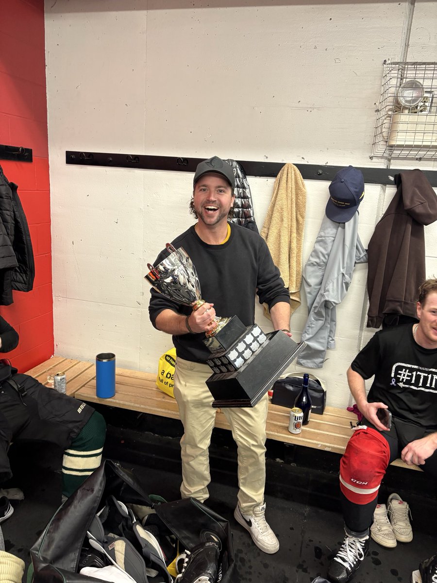 LalimesMartian's tweet photo. It was always our fucking year 🏆🔥 https://t.co/lDGlSFJaav