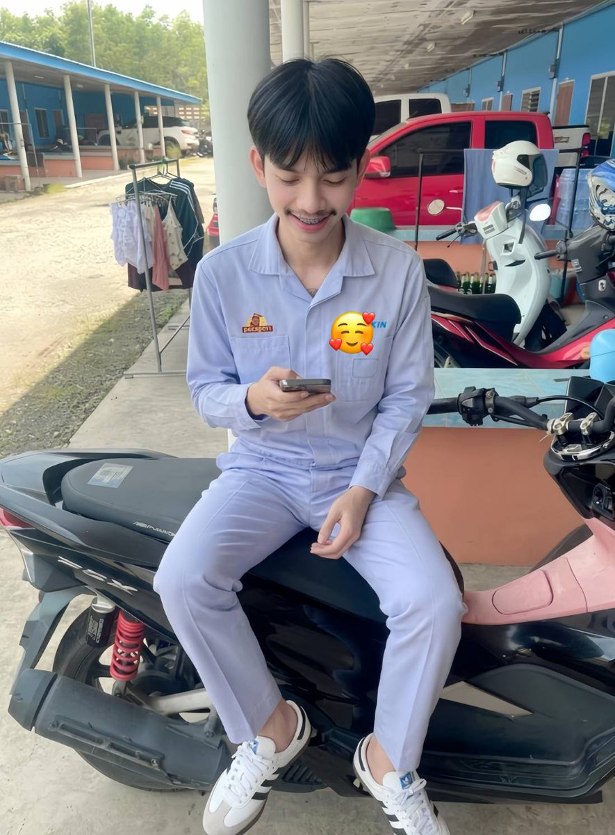 ป้อนข้าว tweet media