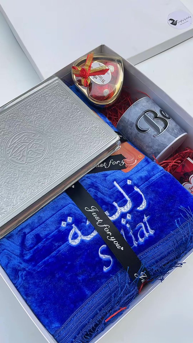 nafeesah0's tweet photo. Personalized women's gift set🥰 https://t.co/aBzN1uemG0