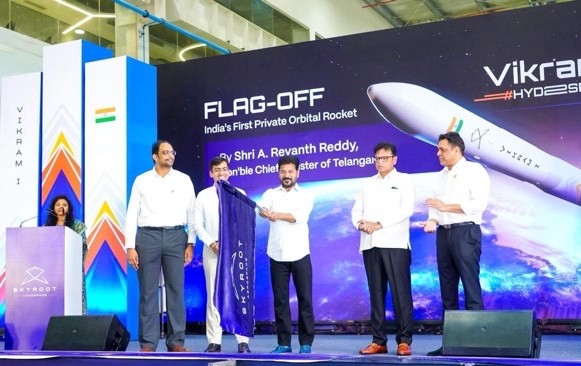AMGreen_Group's tweet photo. Our Founder &amp; Group Chairman Mr. Anil Chalamalasetty honoured the Hon’ble Chief Minister of Telangana, Shri @revanth_anumula, at the @SkyrootA Aerospace Flag-off of its Vikram-1 rocket event. https://t.co/kaePWed0HX