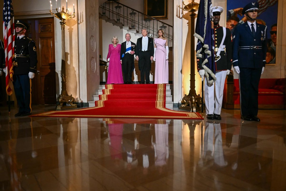 rwthofficial's tweet image. 🇬🇧🇺🇲
#UK’s King Charles III and Queen Camilla attended a state dinner hosted by #USA’s President Donald Trump @POTUS and his wife Melania Trump @FLOTUS on their State Visit at the White House in Washington, D.C.

📸 PA, Getty #KingCharlesIII #CharlesIII #QueenCamilla